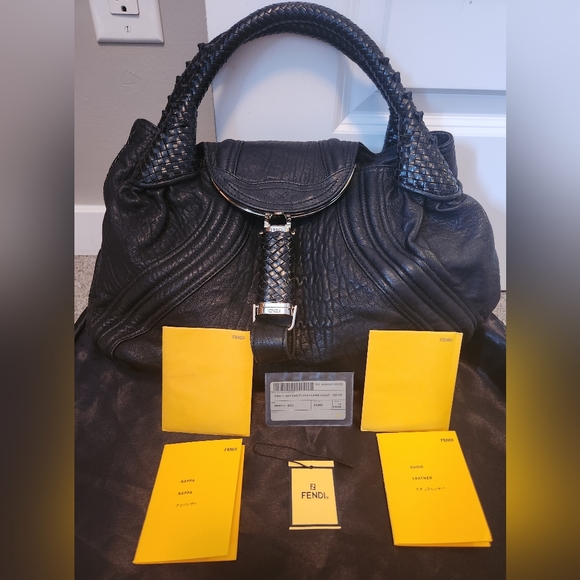 100% Authentic Fendi Nappa Leather Spy Bag in Black; Almost Brand-New Condition - Picture 16 of 16